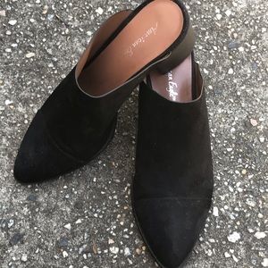 American Eagle Black Pointed Mule Heels